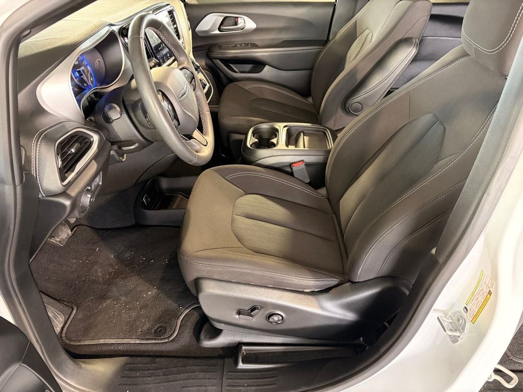 2024 Chrysler Pacifica Touring