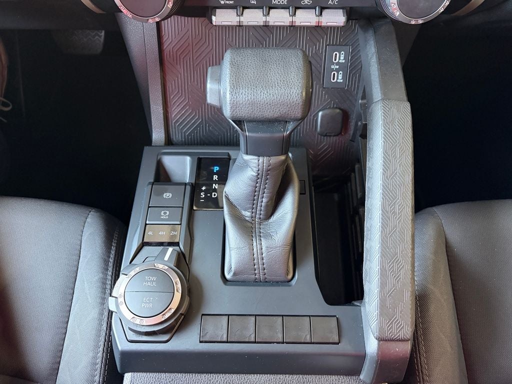 2025 Toyota TACOMA SR5 SR5