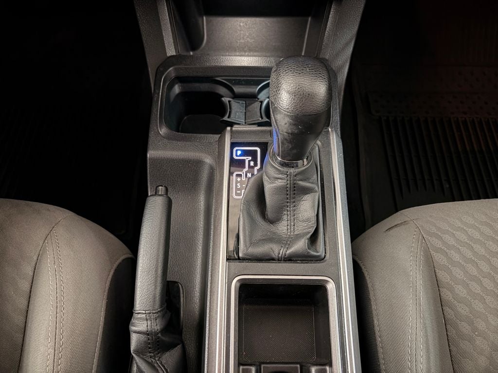 2022 Toyota TACOMA SR5 SR5