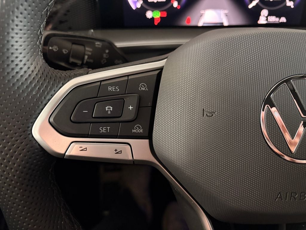 2025 Volkswagen Tiguan 2.0T SE R-Line Black