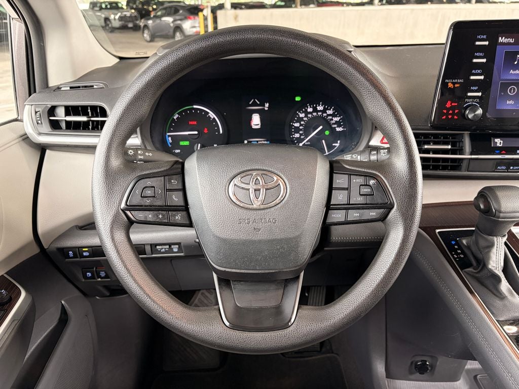 2024 Toyota Sienna LE 8 Passenger