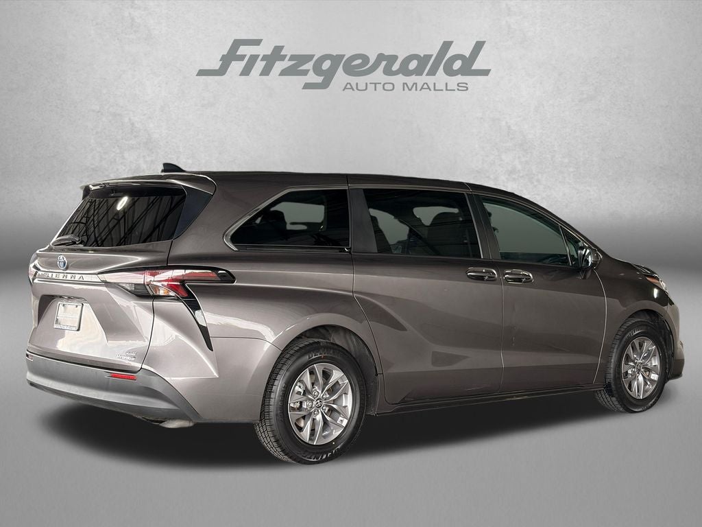 2024 Toyota Sienna LE 8 Passenger