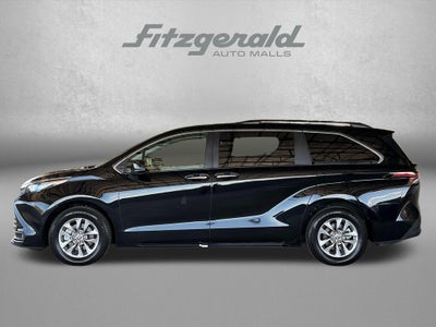2026 Toyota Sienna XLE 8 Passenger
