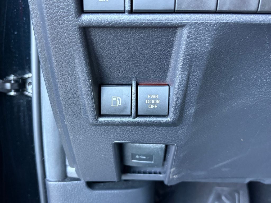 2026 Toyota Sienna XLE 8 Passenger