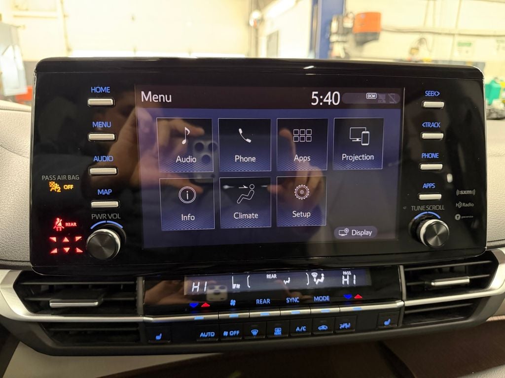 2022 Toyota SIENNA XLE XLE