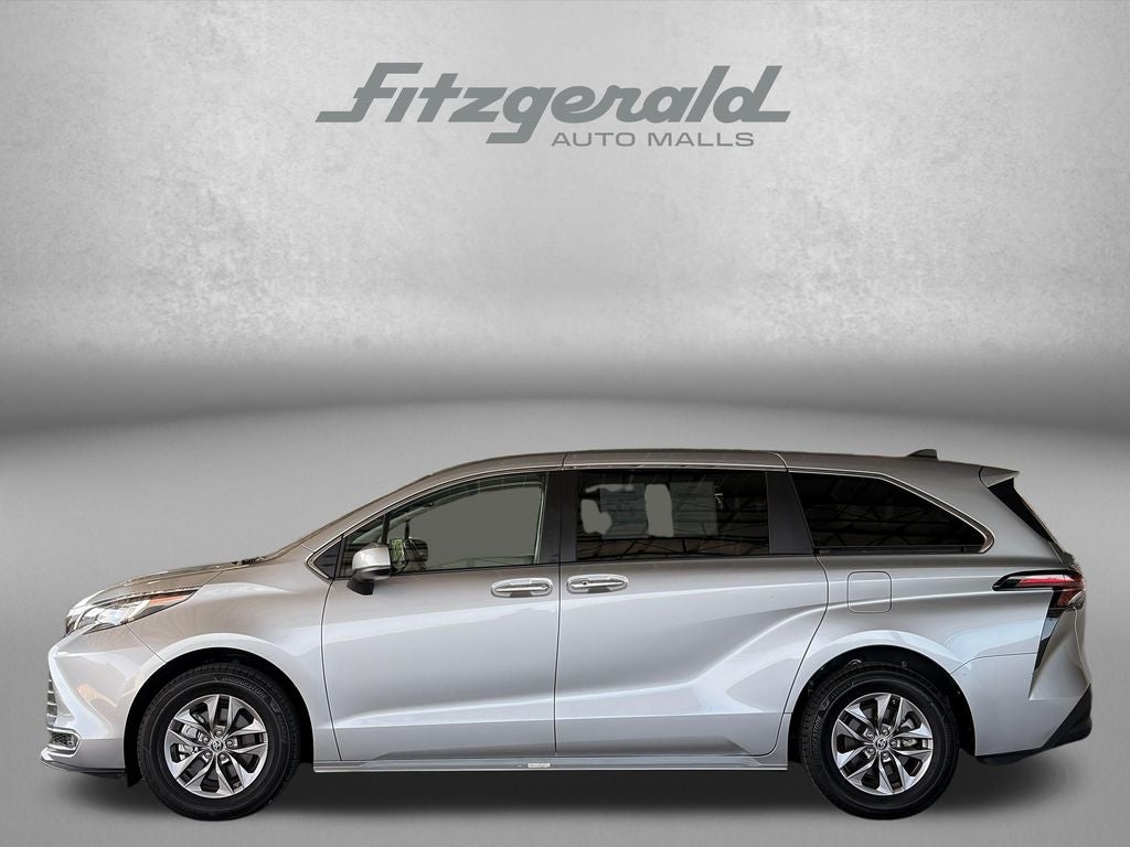 2023 Toyota Sienna XLE 7 Passenger