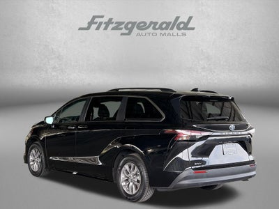 2025 Toyota SIENNA XLE XLE 8 Passenger