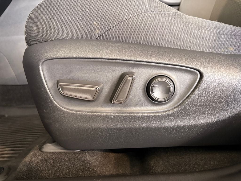 2024 Toyota Venza LE