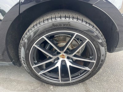 2024 Porsche Macan T