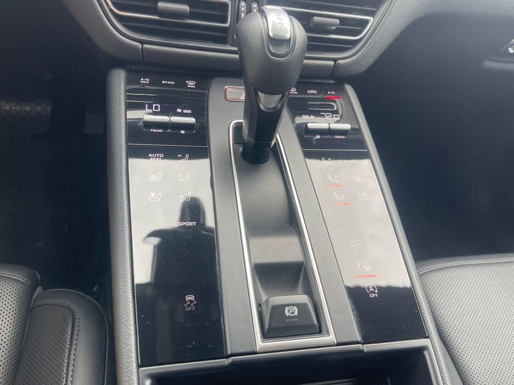 2024 Porsche Macan T