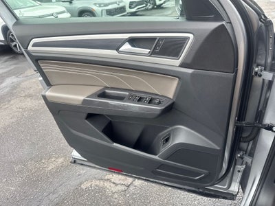 2021 Volkswagen Atlas 3.6L V6 SE w/Technology R-Line