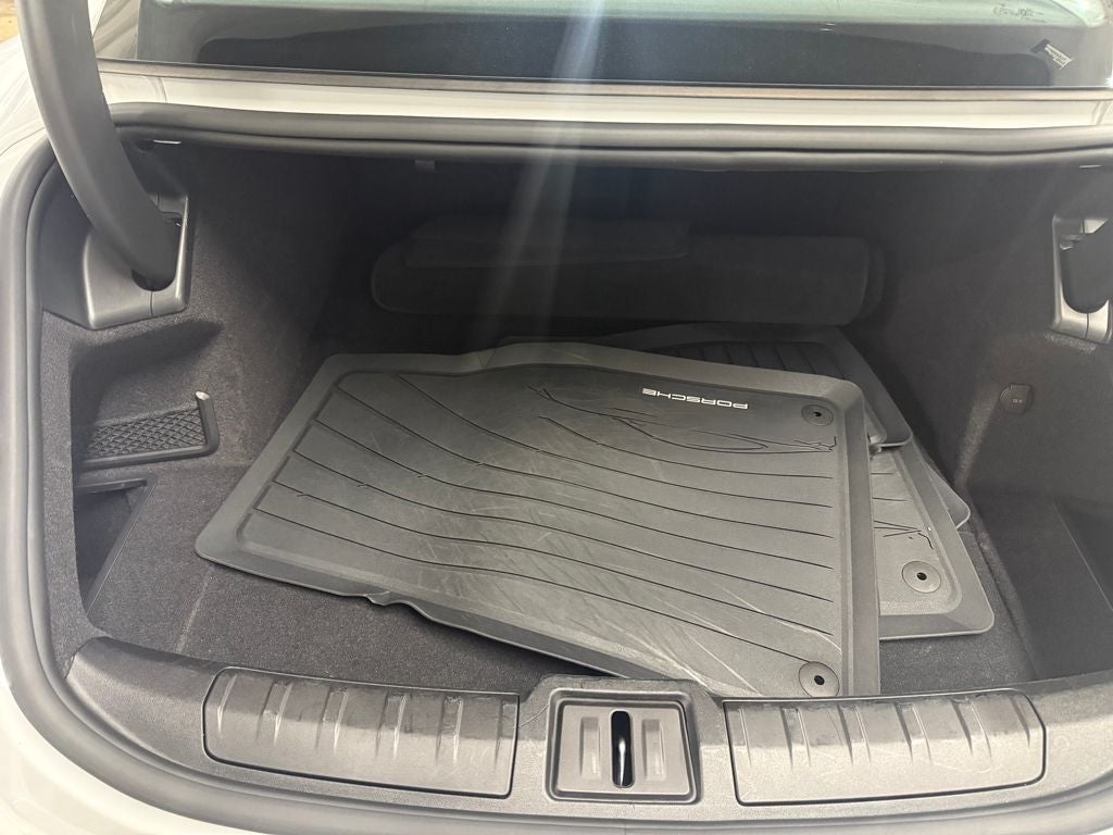 2022 Porsche Taycan Base