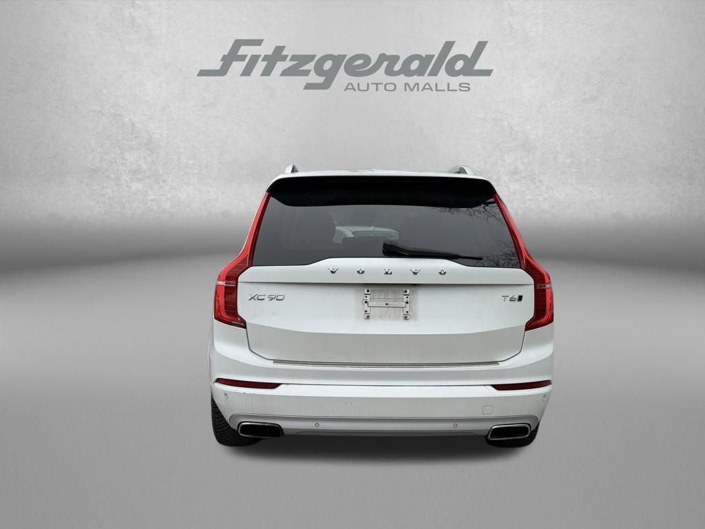 2016 Volvo XC90 T6 Momentum