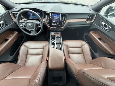 2023 Volvo XC60 B5 Plus Bright Theme