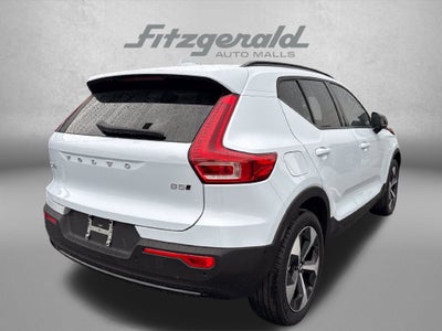 2026 Volvo XC40 B5 Plus