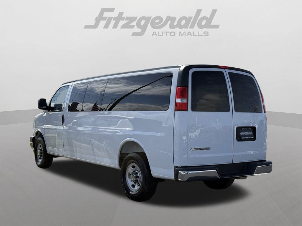 2025 Chevrolet Express LT Passenger
