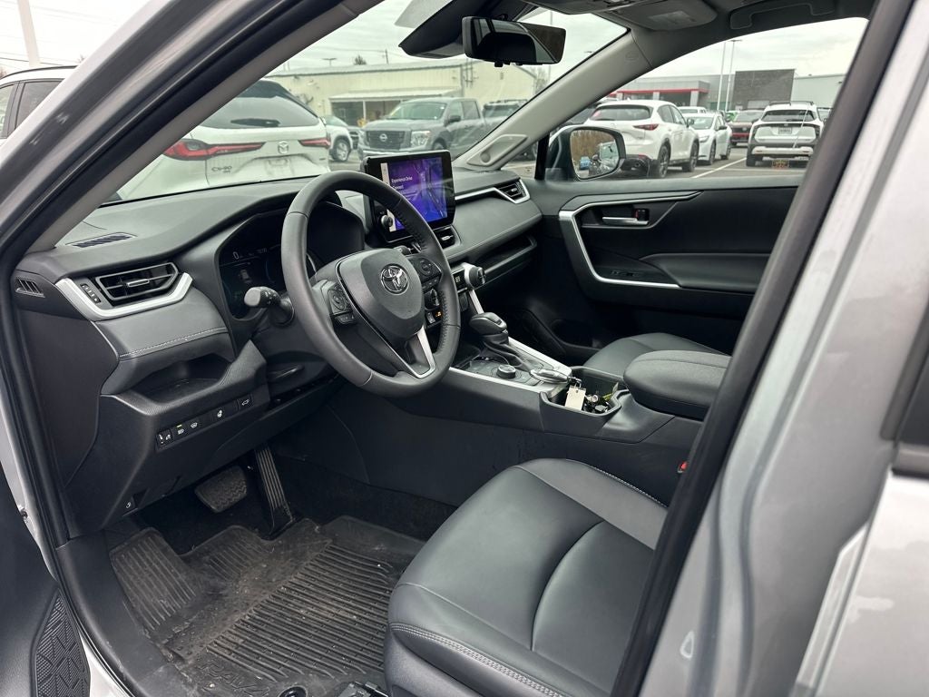 2025 Toyota RAV4 HYBRID XLE Premium