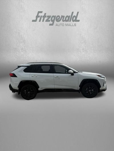 2022 Toyota RAV4 HYBRID SE