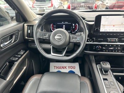 2025 Nissan Pathfinder Platinum