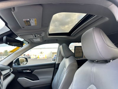 2021 Toyota HIGHLANDER XLE