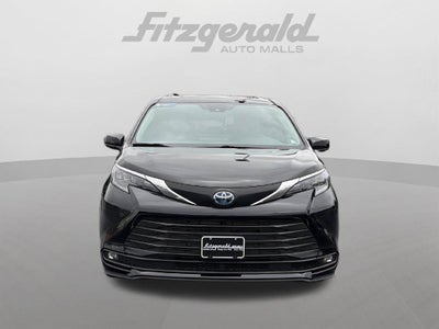 2025 Toyota Sienna XLE 8 Passenger