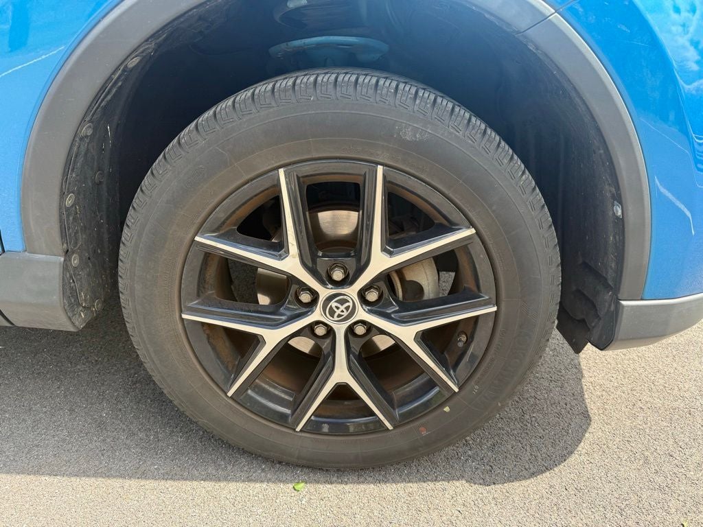2017 Toyota RAV4 SE