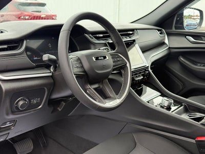 2025 Jeep Grand Cherokee Laredo X 4x4