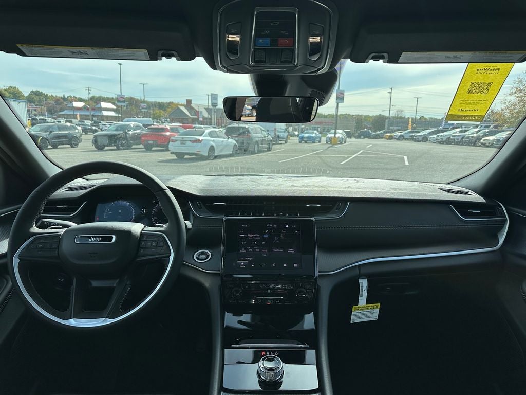 2025 Jeep Grand Cherokee GRAND CHEROKEE LAREDO X 4X4