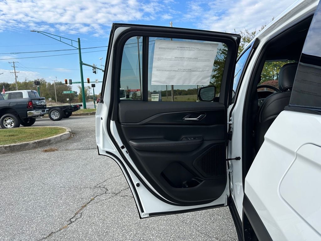 2025 Jeep Grand Cherokee GRAND CHEROKEE ALTITUDE X 4X4