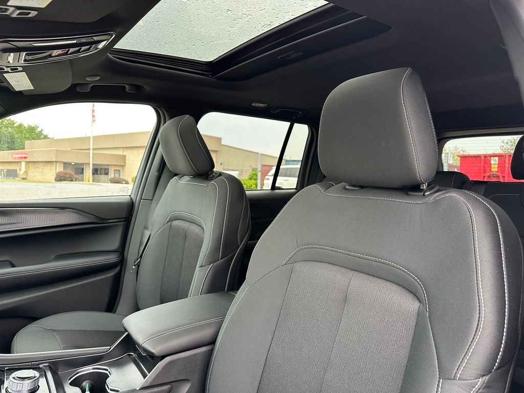 2025 Jeep Grand Cherokee GRAND CHEROKEE LAREDO X 4X4