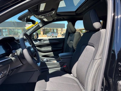 2027 Jeep Grand Cherokee GRAND CHEROKEE LAREDO X 4X4