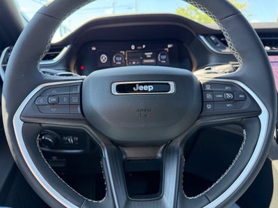 2027 Jeep Grand Cherokee GRAND CHEROKEE LAREDO X 4X4