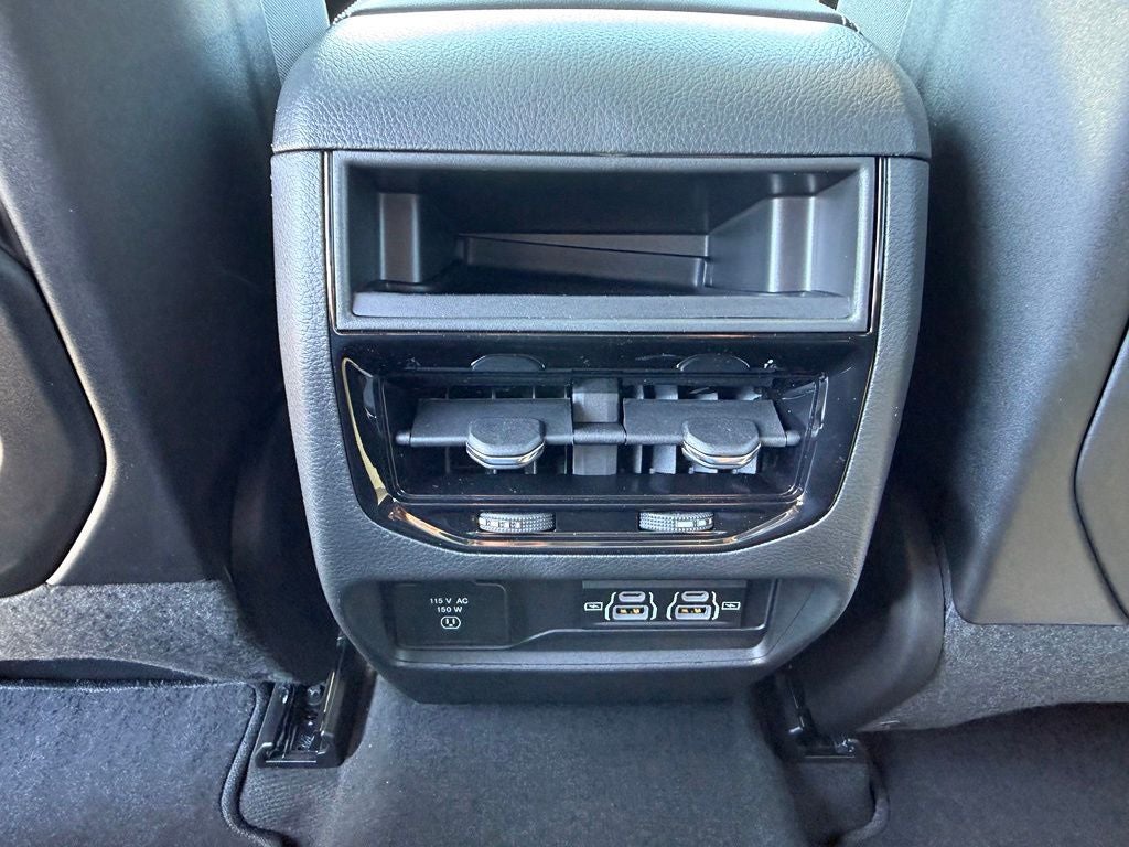 2027 Jeep Grand Cherokee Laredo X