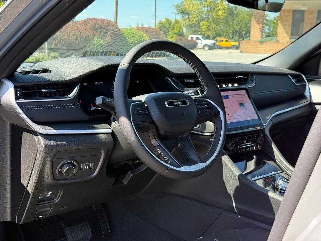 2027 Jeep Grand Cherokee Laredo X