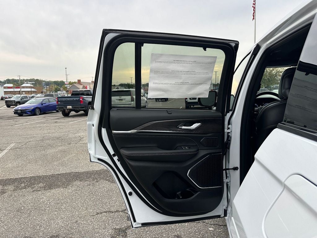 2025 Jeep Grand Cherokee GRAND CHEROKEE OVERLAND 4X4