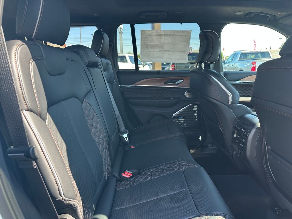 2026 Jeep Grand Cherokee GRAND CHEROKEE SUMMIT 4X4