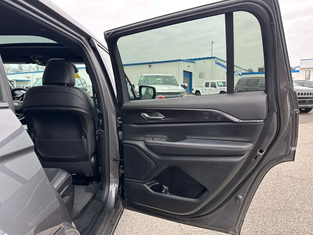 2023 Jeep Grand Cherokee L Altitude 4x4