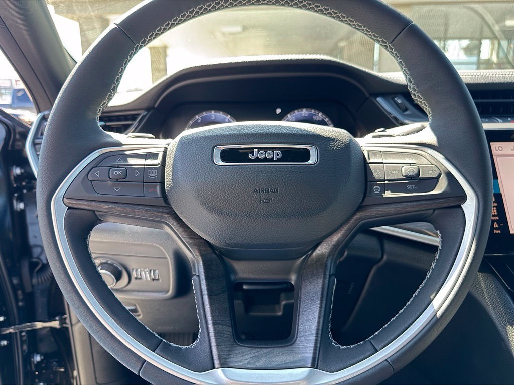 2027 Jeep Grand Cherokee GRAND CHEROKEE L LAREDO ALTITUDE 4X4