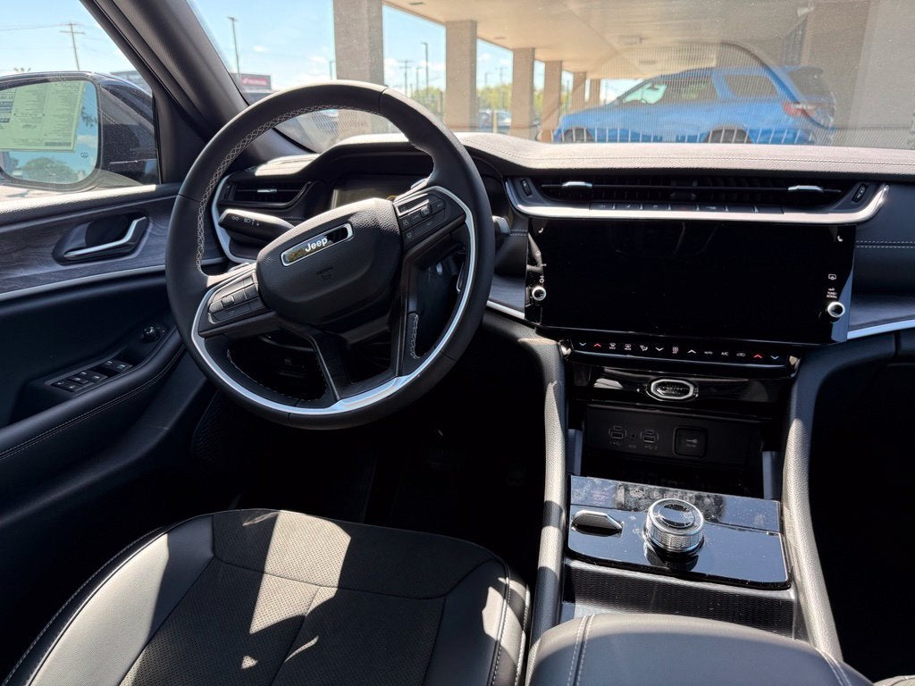 2027 Jeep Grand Cherokee GRAND CHEROKEE L LAREDO ALTITUDE 4X4