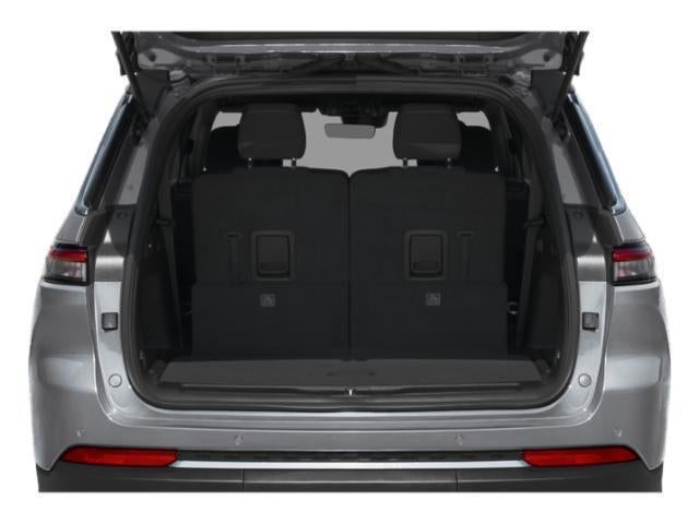 2027 Jeep Grand Cherokee Laredo Altitude