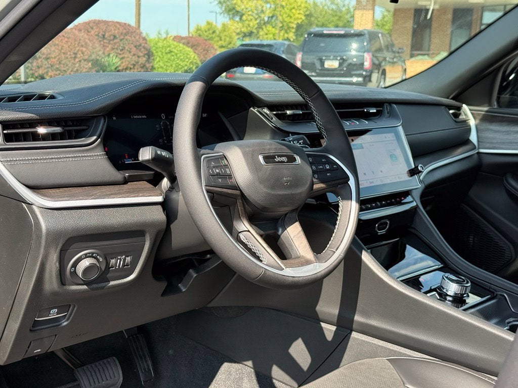 2027 Jeep Grand Cherokee GRAND CHEROKEE L LAREDO ALTITUDE 4X4