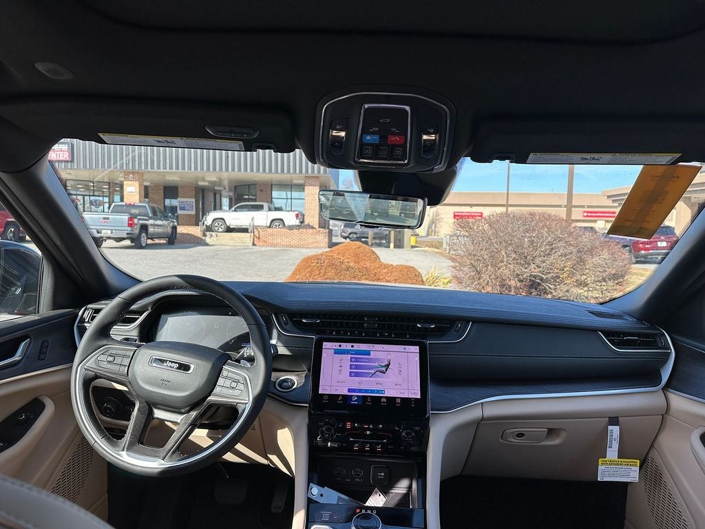 2025 Jeep Grand Cherokee GRAND CHEROKEE L LIMITED 4X4