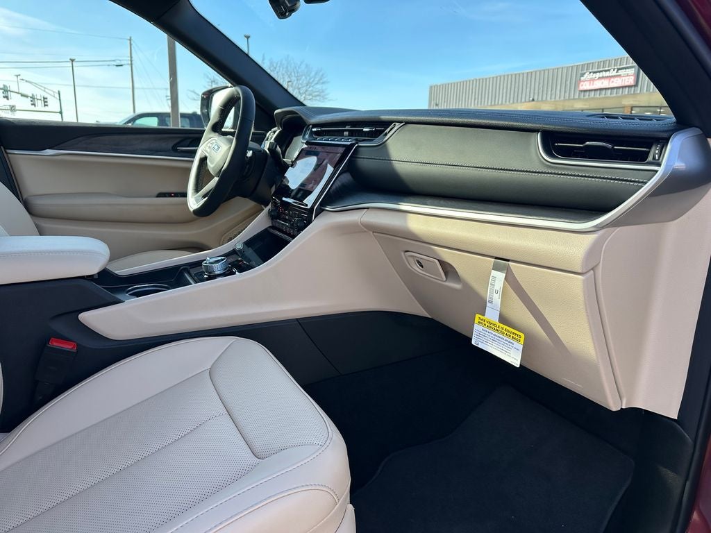 2025 Jeep Grand Cherokee GRAND CHEROKEE L LIMITED 4X4