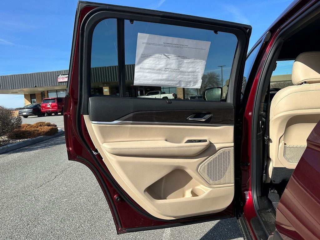 2025 Jeep Grand Cherokee GRAND CHEROKEE L LIMITED 4X4