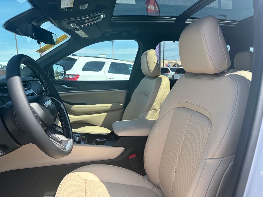 2025 Jeep Grand Cherokee GRAND CHEROKEE L LIMITED 4X4