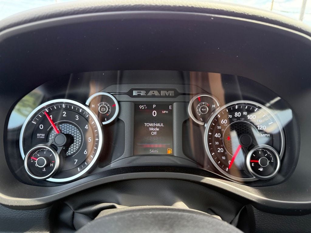 2026 RAM 1500 Big Horn Crew Cab 4x4 5'7' Box