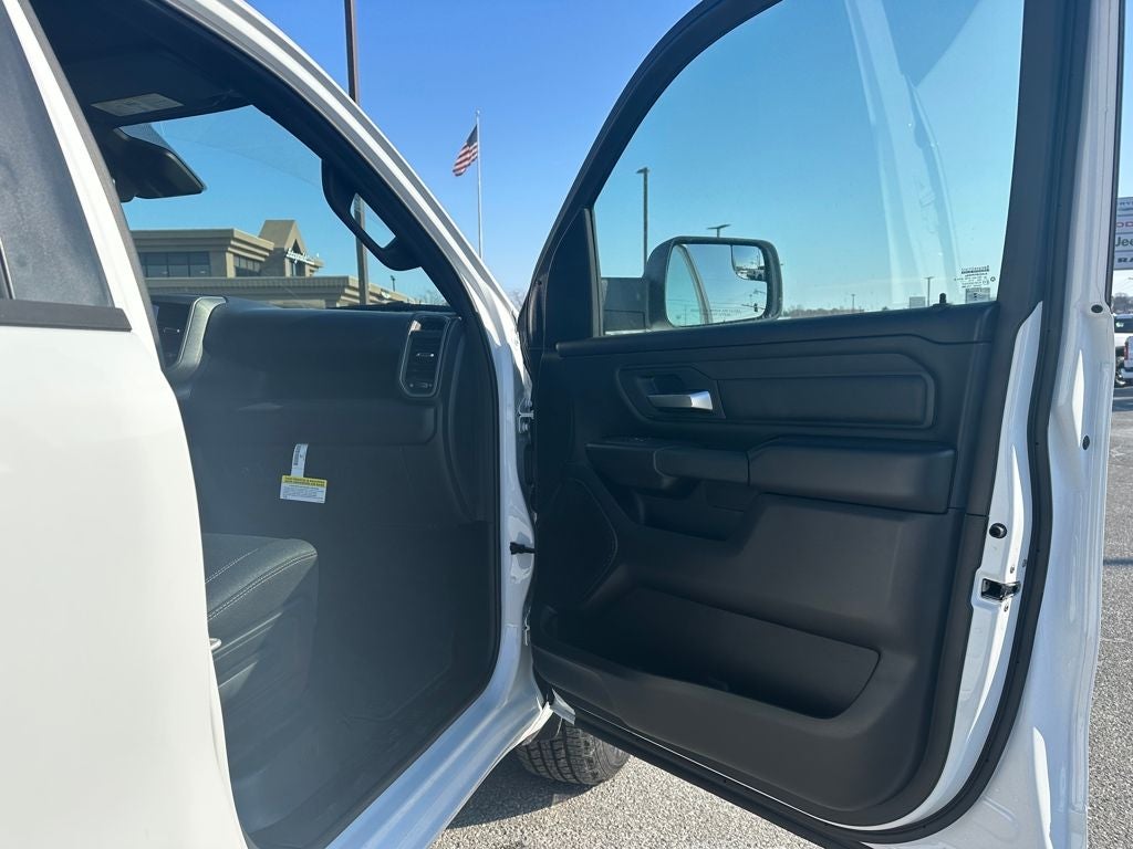 2026 RAM Ram 1500 RAM 1500 TRADESMAN CREW CAB 4X4 5'7' BOX