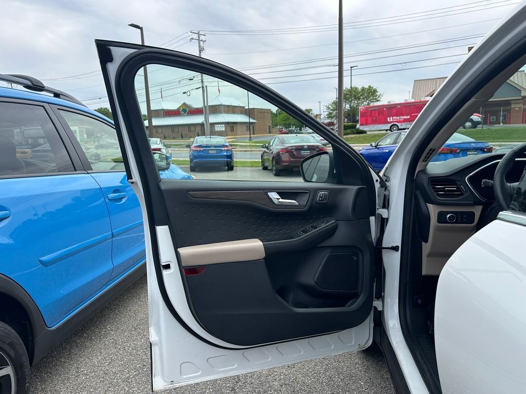 2020 Ford Escape Titanium