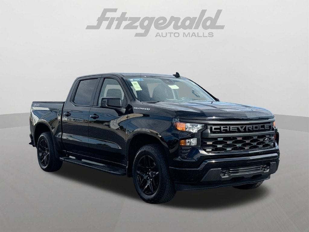 2023 Chevrolet Silverado 1500 4WD Crew Cab Short Bed Custom