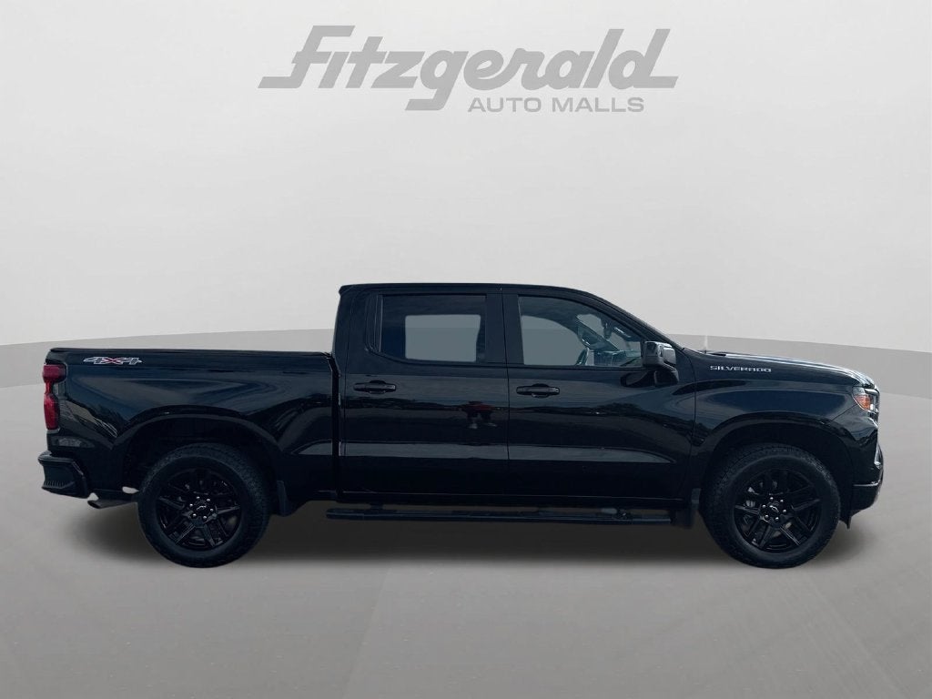 2023 Chevrolet Silverado 1500 4WD Crew Cab Short Bed Custom